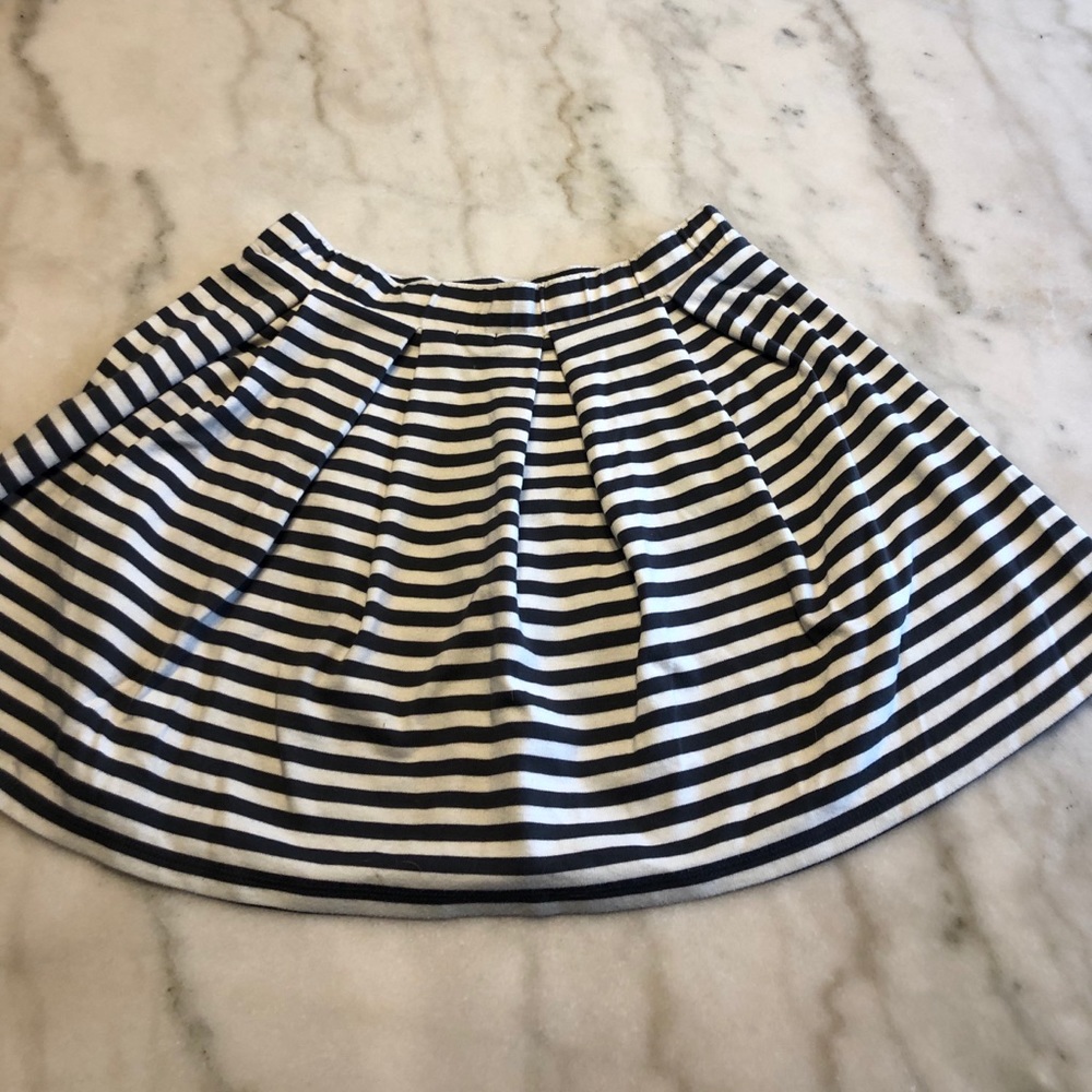 Cute skater skirt!